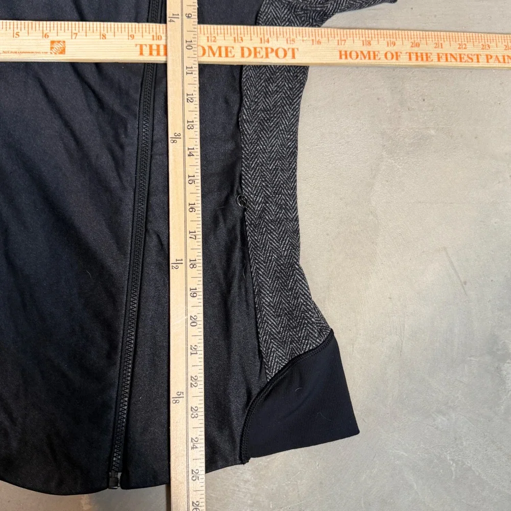 Lululemon Womens emerge renewed Herringbone Athletic Jacket Black Grey Sz 6